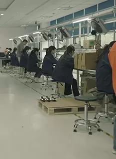 4 Üretim hattı 4 Production lines